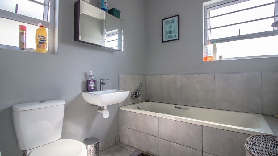 3 Bedroom Property for Sale in Nahoon Valley Park Eastern Cape